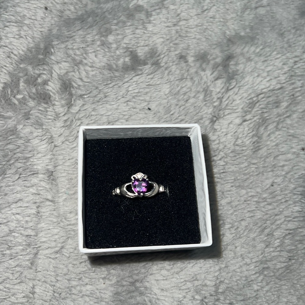 Hands heart ring